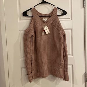 XS cold shoulder pullover